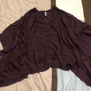 “Monoreno” poncho style top